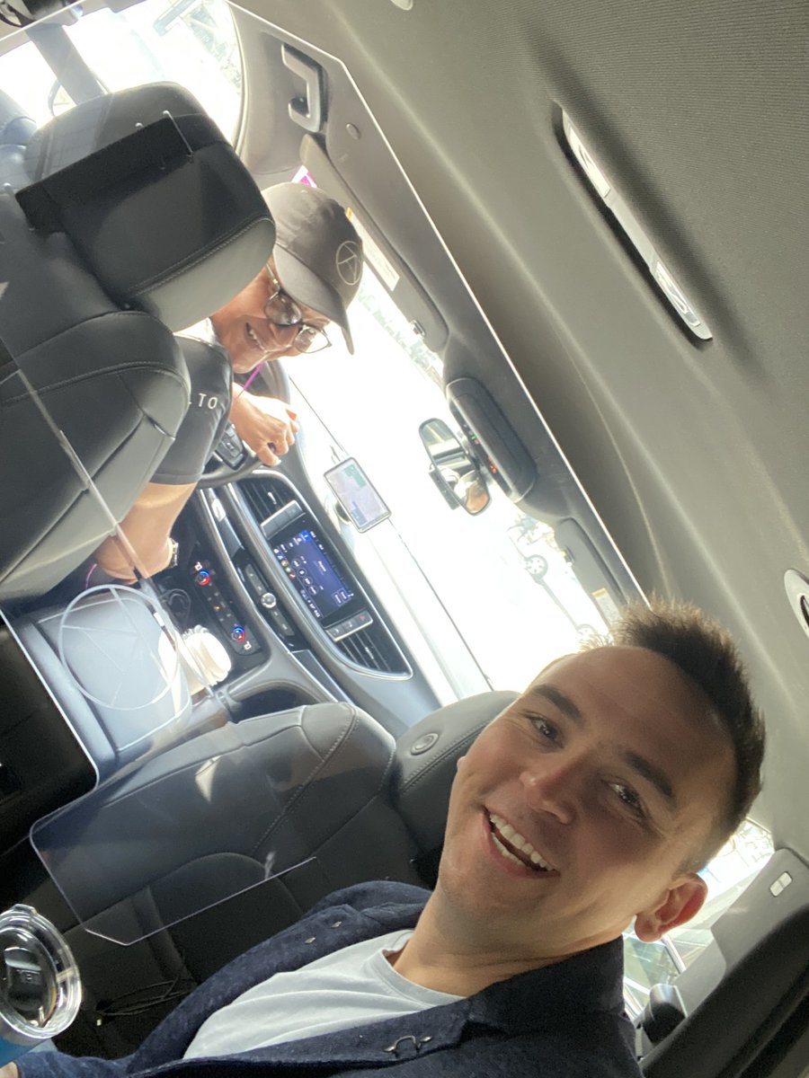 TommyMcFLY's tweet photo. First time in a @RideAlto and I’m hooked!   Thx @cityshopgirl 🤗
🚘 vehicles are owned by Alto
🚙 drivers are hired employees
📡 wifi in the cars 
🎶 choose your vibe and tunes 
💧 waters available
⚡️ chargers on board

Such an awesome experience!  Welcome to Washington #RideAlto https://t.co/8hZ0FazKHO