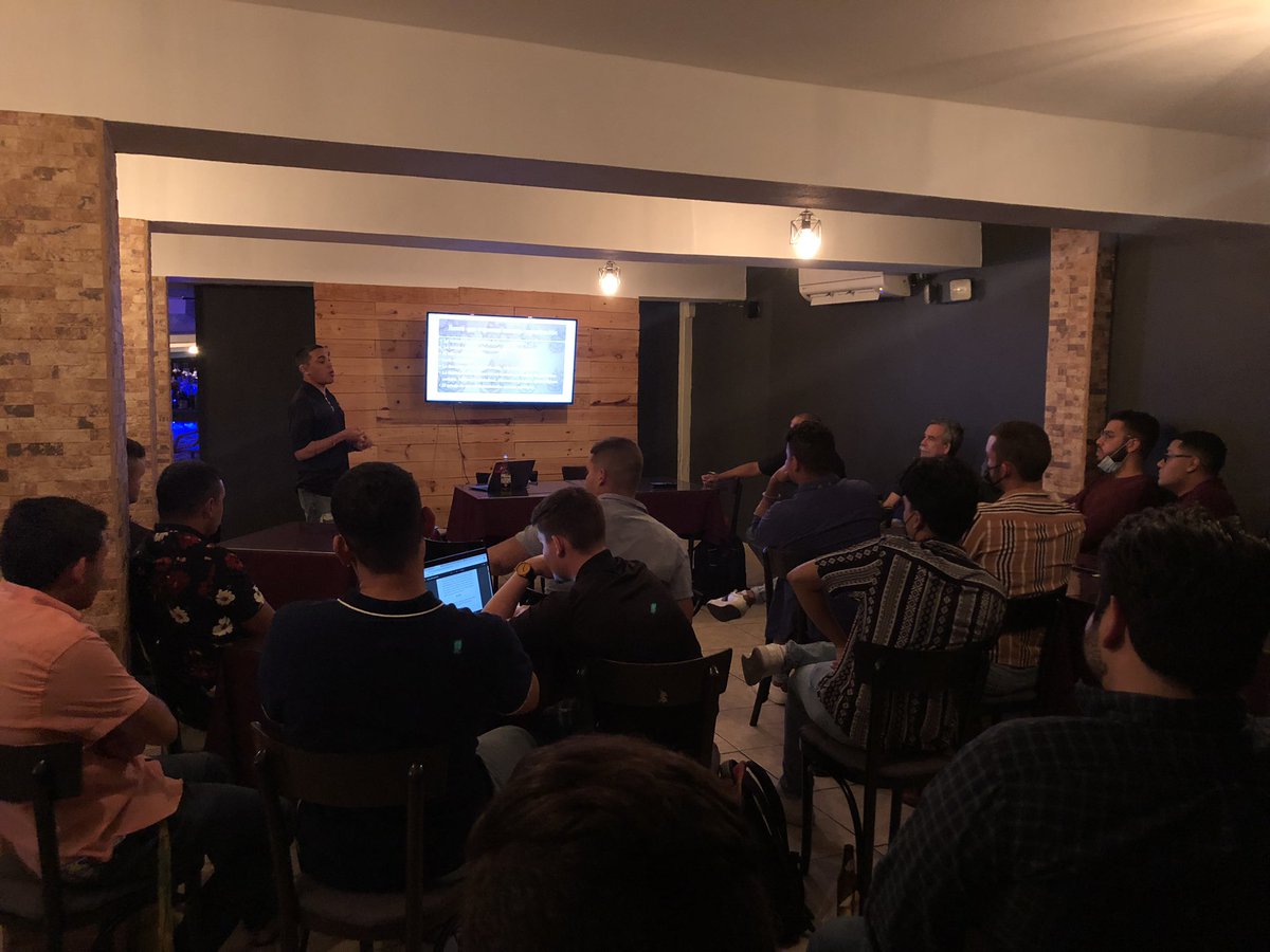 GammaAOE's tweet photo. En la noche de ayer, el Capítulo Gamma llevó a cabo su primer smoker de cara a la próxima iniciación. Agradecemos a todos los fraternos y candidatos que se dieron cita en esta estupenda velada.
¡Fue todo un éxito!
#StriveForGamma
#AntesAhoraYSiempreGamma https://t.co/sHXIW0N4y7