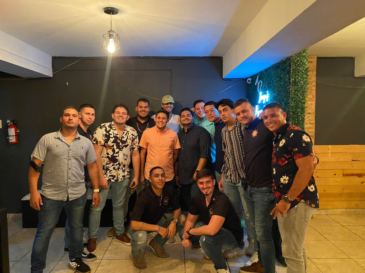 GammaAOE's tweet photo. En la noche de ayer, el Capítulo Gamma llevó a cabo su primer smoker de cara a la próxima iniciación. Agradecemos a todos los fraternos y candidatos que se dieron cita en esta estupenda velada.
¡Fue todo un éxito!
#StriveForGamma
#AntesAhoraYSiempreGamma https://t.co/sHXIW0N4y7