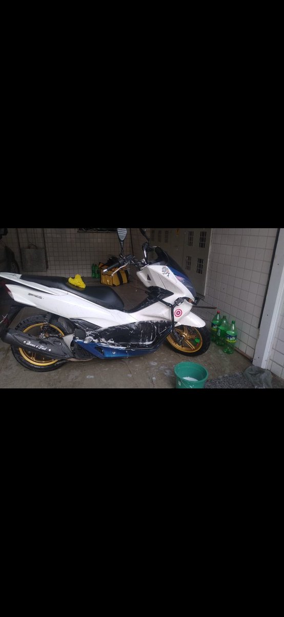 bbtosantos's tweet photo. MINHA MOTO FOI ROUBADA ONTEM DE MADRUGADA NA ESTRADA DO GUERENGUE 540, ESTAVA TRABALHANDO FAZENDO ENTREGA, QUEM PODER ME AJUDA DA RT, POR FAVOR!!!!!!!!!! 
wpp 9 67377508 https://t.co/QvayGVzFvb