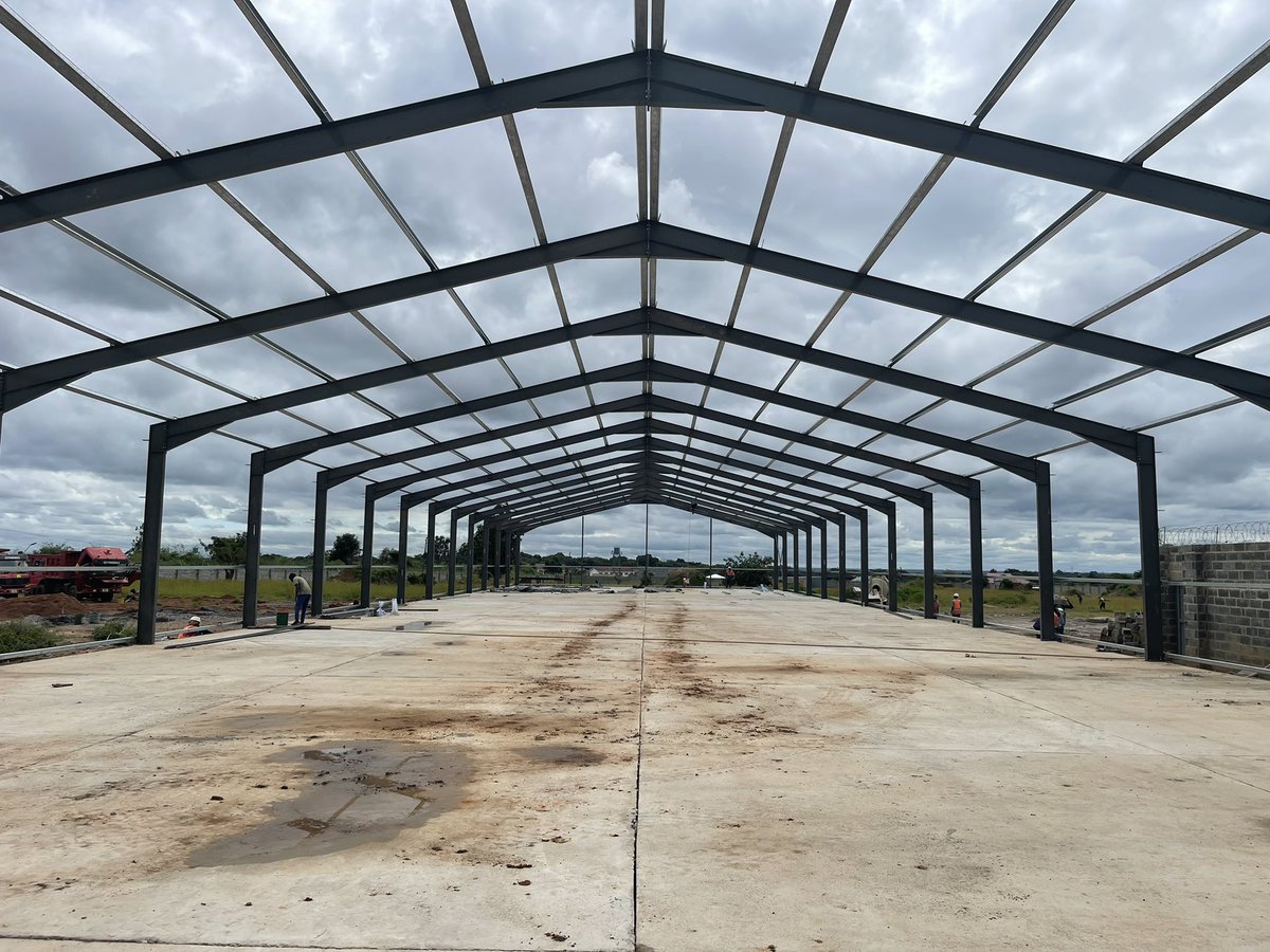 citiworkx's tweet photo. Day 3 of Steel Erection. 

Work in Progress. 
#warehousing 
#commercialrealestate 

🏗🦺🚧
For more info 
Call : 260969592464/260966810075
Email: citiworkx@gmail.com
            Info@citiworkx.com
Website: https://t.co/YmPbGbo0lA

CITIWORKX ZAMBIA LTD 🇿🇲 https://t.co/K2drtrDbn6