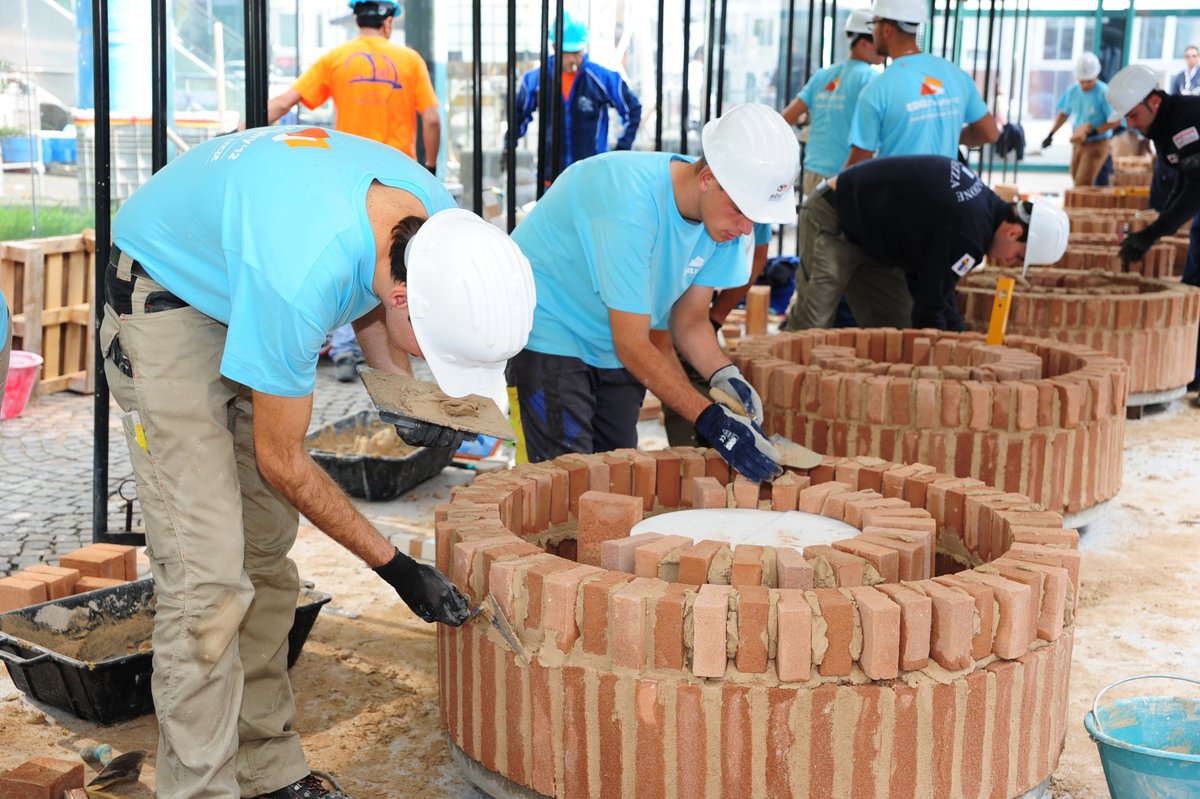 Formedil's tweet photo. Torna #Ediltrophy 🏆🥇, a breve le selezioni regionali. Il 22 ottobre al Saie di Bologna la finale nazionale. 👷♀️👷
#lavorarebenelavorareinsicurezza
Seguici per rimanere aggiornato
Vai all'articolo
https://t.co/g9nWys9ZvF https://t.co/XnreC2Ir9Q