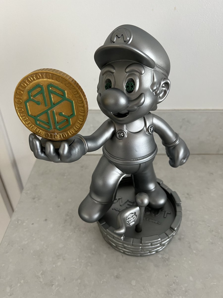 HeisenBorg655's tweet image. Merci @Overcut_Studio et @SwissborgMania! J'ai reçu ma statuette fin de semaine dernière et elle est superbe! 💚💚💚
