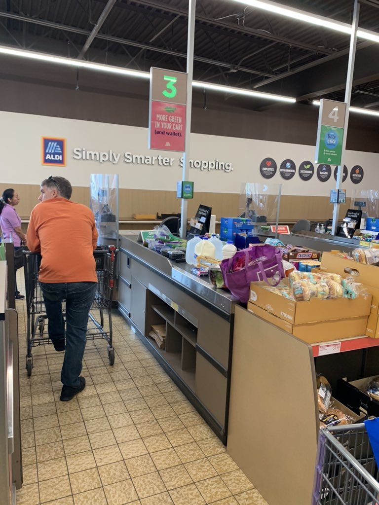 sherrylphillips's tweet photo. Been standing in line with other customers for several minutes with no clerk! Do better @aldiusa #lebanontn https://t.co/328NHfrrUq
