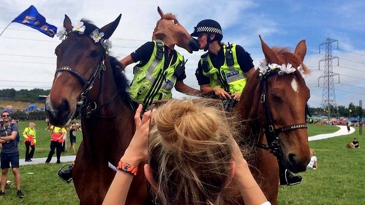 Charlotte_Amy's tweet photo. DIGITAL COMMS VACANCY AT @ASPolice: Tag someone who sees opportunities for creative content everywhere.

Check out my 'long read' on what it's like working in the digital team of the "coolest" police force around: https://t.co/ZWy11CADnu

And apply here: https://t.co/CrWMOjegg5 https://t.co/WVnYPLS4BK