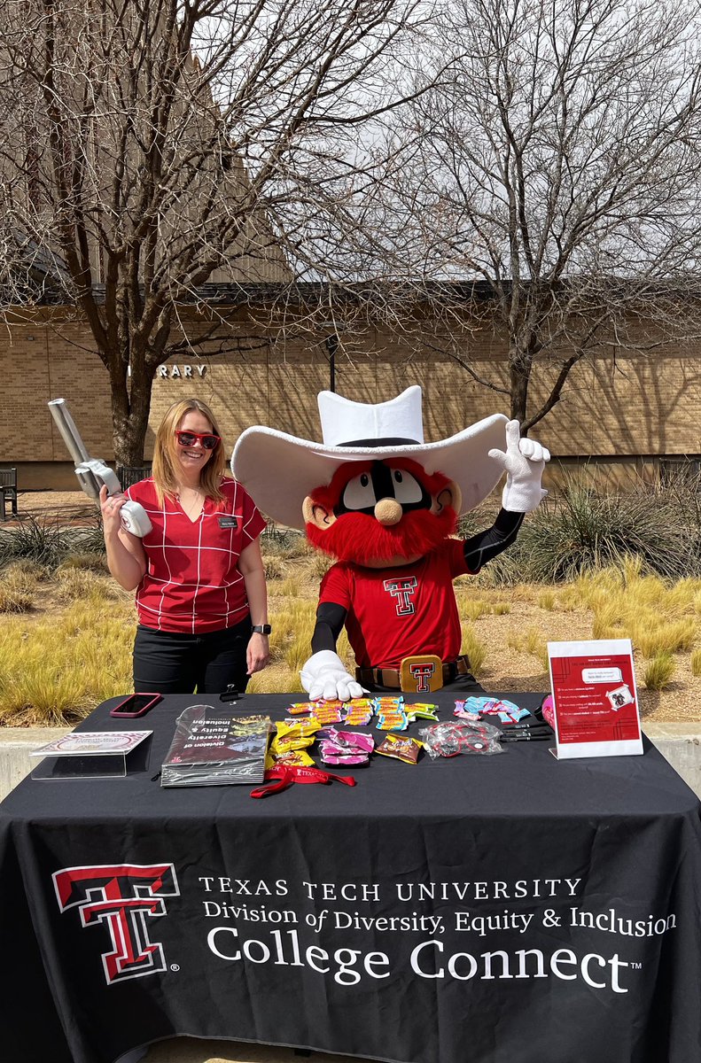 Look who came to see us at our tabling event yesterday!! Come talk to us in the free speech area again today from 11-1 if you’re interested in being a camp counselor this summer!