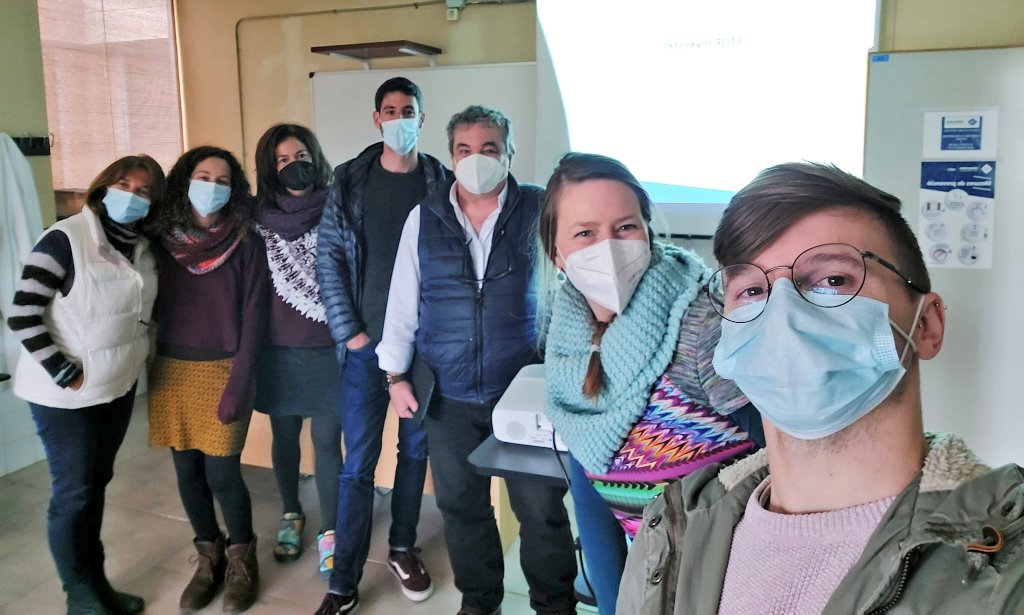Mar_Leza_Salord's tweet photo. 🤯Wow!Et preocupen les #EspèciesInvasores d les IB🐜🦗🪲🦟🪳🪰🐝🐞🦋🐛?Atents q aquest projecte serà una canya i tu 👊 hi seràs part essencial🤭🤭!! Reunió d'equip x seguir avançant 💪. Estau atents,us mantindrem informats 🙉🧐 #STOPInvasores #AmuntBiodiversitat #Entomoglobal https://t.co/cYOqW0y3xJ