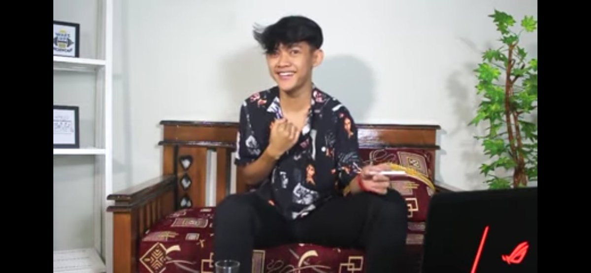 ra_tama's tweet photo. Ada yg punya video si iki ini gak? #gaylokal  #brondongsange  #gaysurabaya #gayindonesia #kontolbrondong https://t.co/B1ARfiK5ye