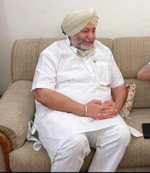 मेरे प्रिय सांसद <a href="/JasbirGillKSMP/">Jasbir Singh Gill MP official account</a> जी का में बहुत-बहुत धन्यवाद करता हूँ जिन्होंने आज #SSCGD2018 मेडिकल फिट अभ्यर्थियों की नियुक्ति के लिए माननीय <a href="/HMOIndia/">गृहमंत्री कार्यालय, HMO India</a> श्री <a href="/AmitShah/">Amit Shah</a> जी से मुलाकात की, जिसकी पूरी जानकारी माननीय सांसद जी कल अपने ट्विटर पर सांझा करेंगे । आभार व्यक्त