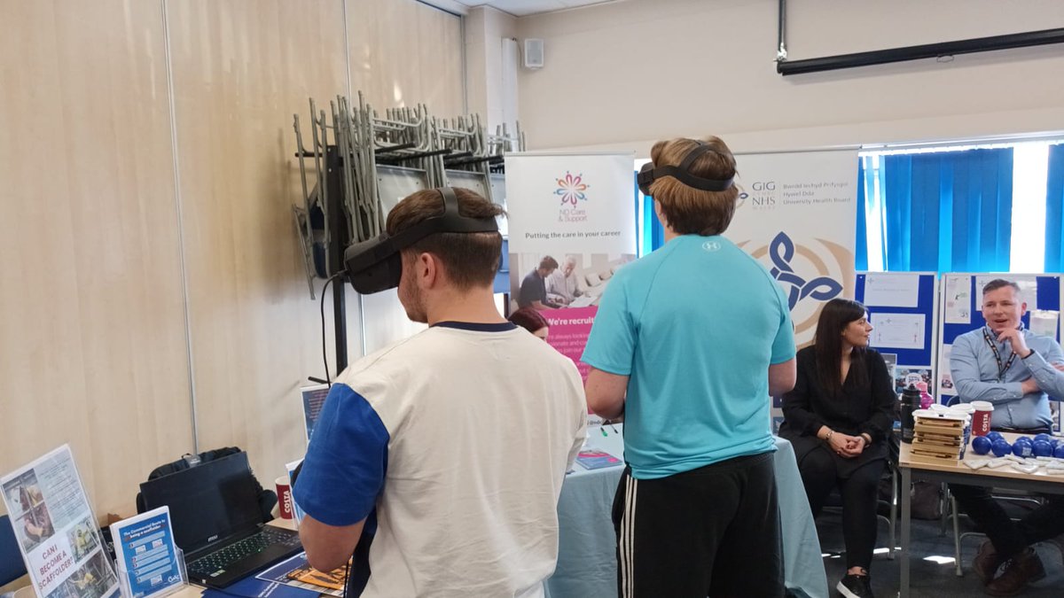 It's Opportunities Day for learners @ColegSirGar &amp; @colegceredigion. Thanks to #VR innovation  &amp; <a href="/CITB/">CITB</a> funding students can safely experience what it's like to work at height, pilot a virtual drone for surveying or take construction  decisions in a house build thanks to #CONVERT.