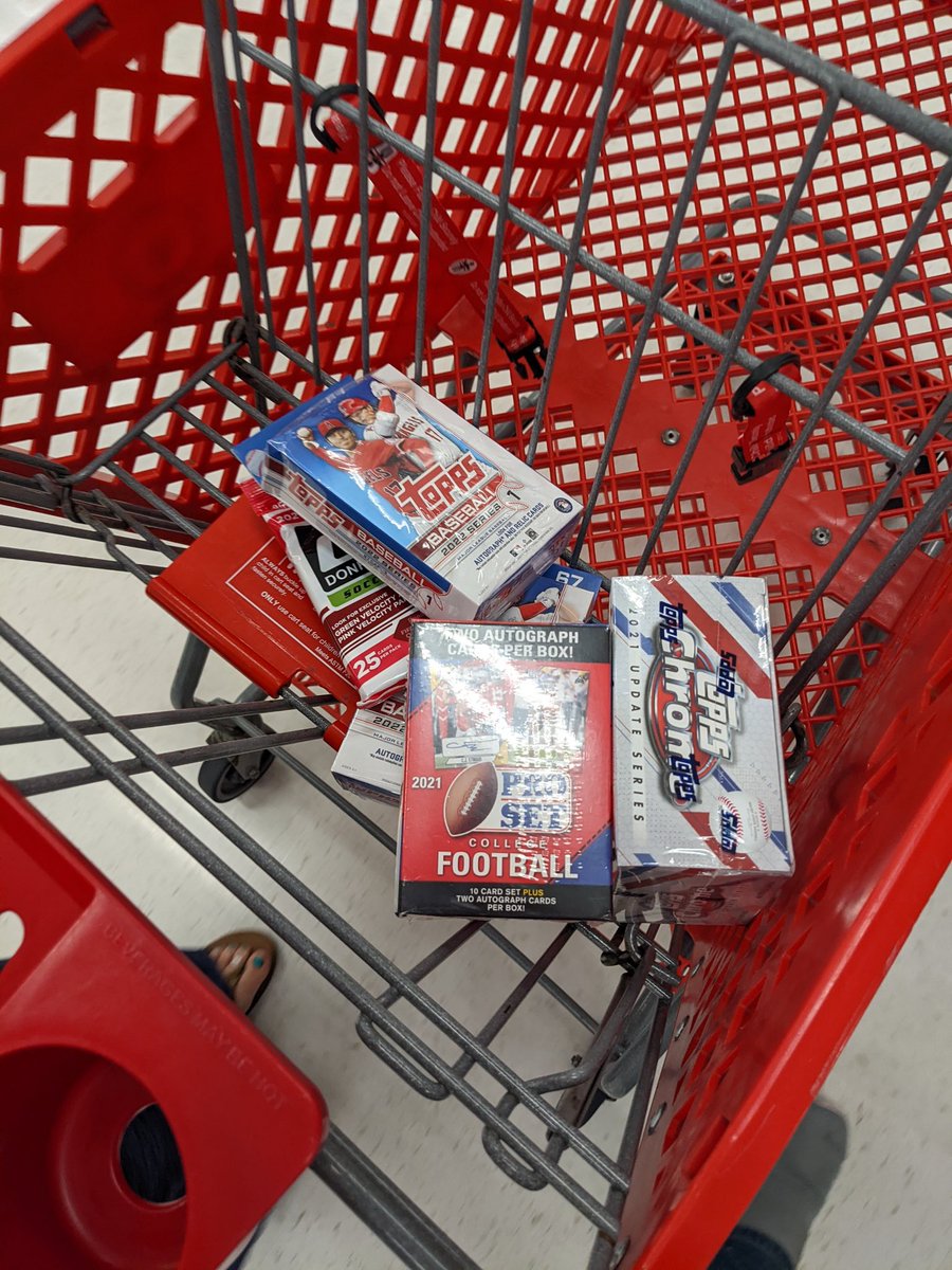 Jadavis198911's tweet photo. 🤤 some more finds of the day #whatnotapplication @Whatnot is the pro set football any good btw? https://t.co/dadHuhB7lr
