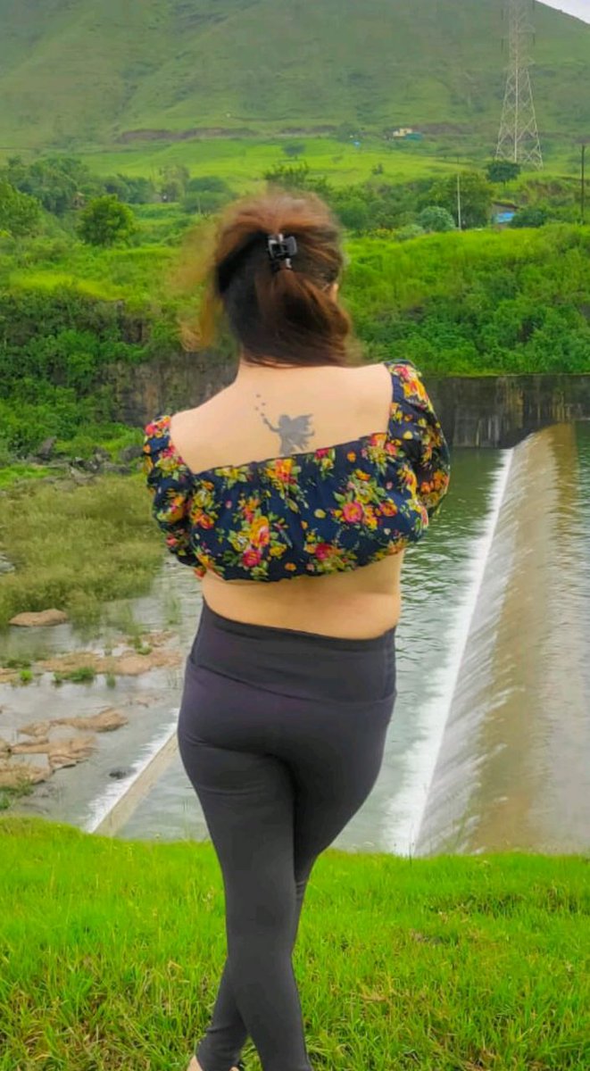 mistress_with's tweet photo. I love nature with my beauty https://t.co/zxCbyfzQof