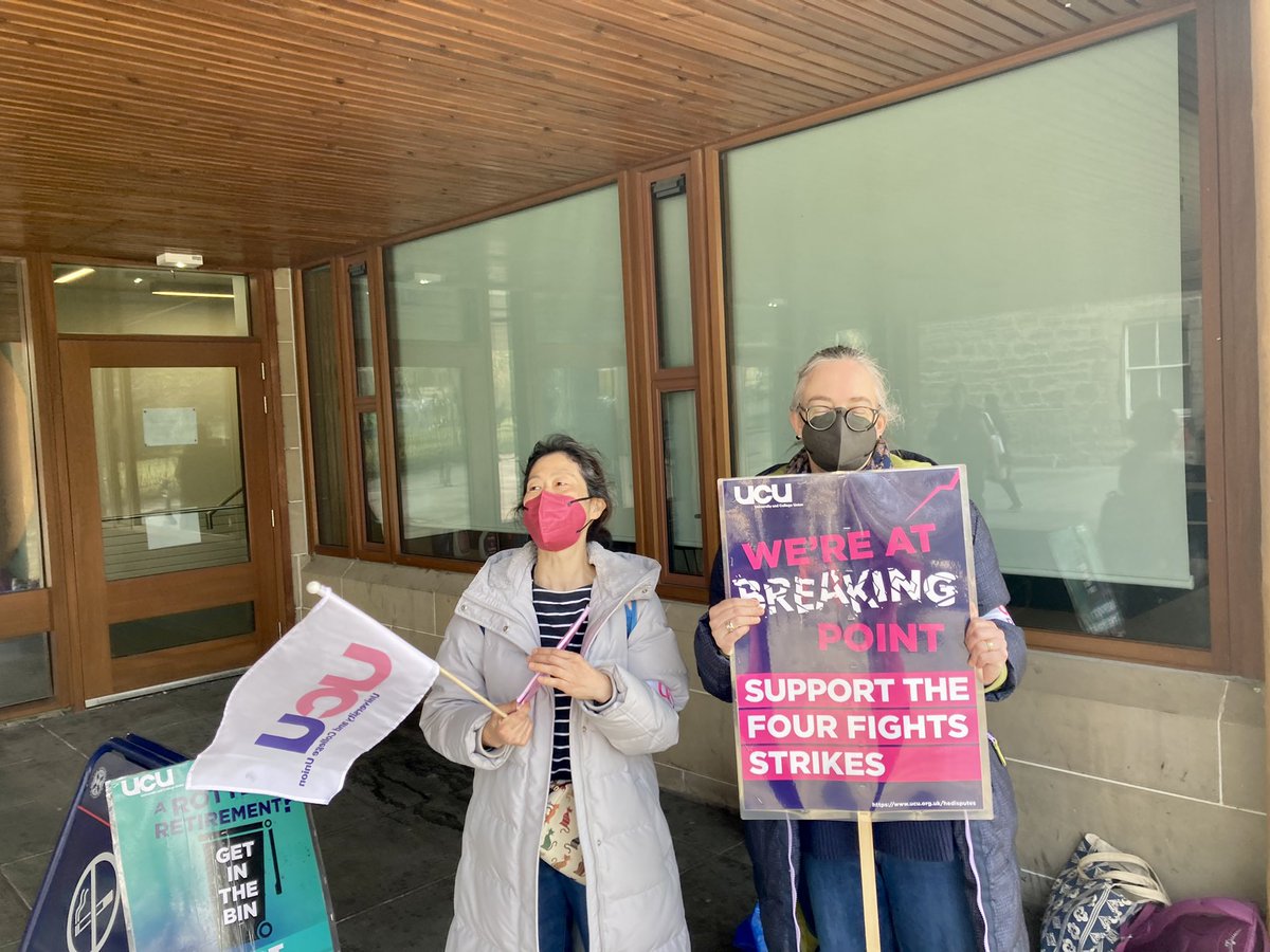 wild_indigo's tweet photo. Our message in multiple languages and scripts on the picket line at the School of Literatures, Languages and Cultures #UCUstrikes #OneOfUsAllOfUs #FourFightsOneVoice #��争一声 https://t.co/82ugxeuLJZ