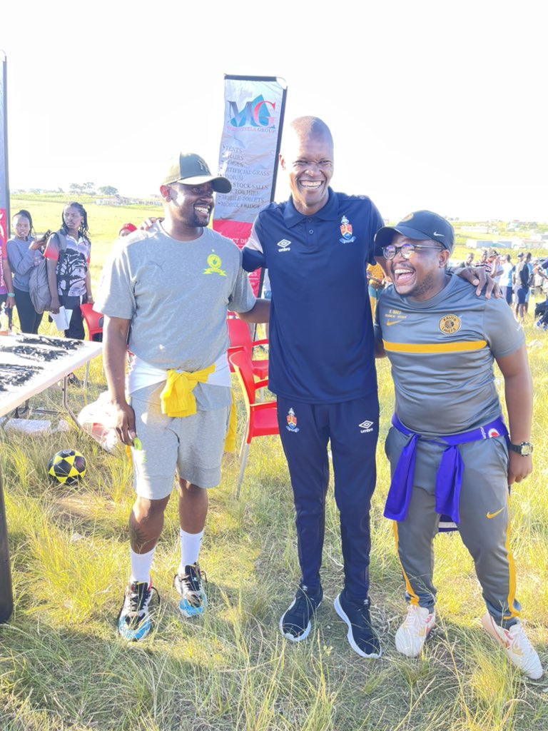 SinesiphoMali's tweet photo. 3/4 | Mon, 21/03: On the last day, one of the local hero’s and my brother @NkushSlim1 joined us. Competitive tournament, with great entertaining matches, well done to the organizers and everyone involved @Lux_September 

#GrassrootsScouting #Servantship https://t.co/aexyUinnhv