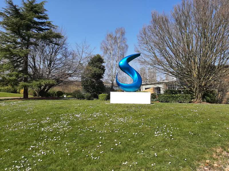 SolvayLife's tweet photo. Bye-bye winter, hello spring🌼! 
What a pleasant walk at Solvay Campus #Brussels 🇧🇪 ! A wide variety of bird species suddenly return, flowers are blooming and green leaves begin to dress the trees. What is it you like about spring? ☀️ https://t.co/tCKapmT2ip