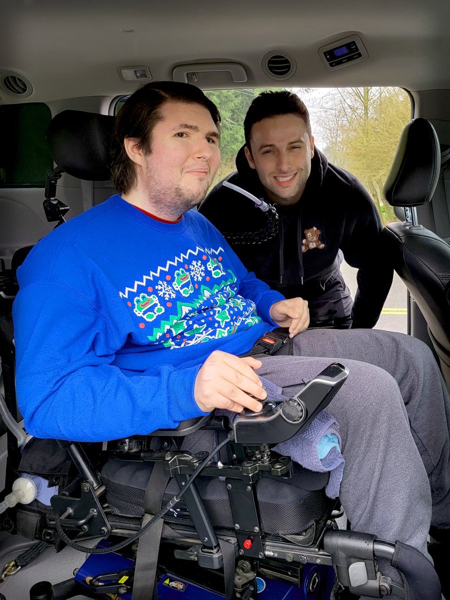 JustInBedTV's tweet photo. My life has literally been changed. I just want to say a huge thank you to @REALMizkif and his community for making one of my biggest dreams come true. Yesterday I got a super sick wheelchair van. Thank you @AustinOnTwitter for delivering it on mizkifs behalf. https://t.co/r1JdImd3wW