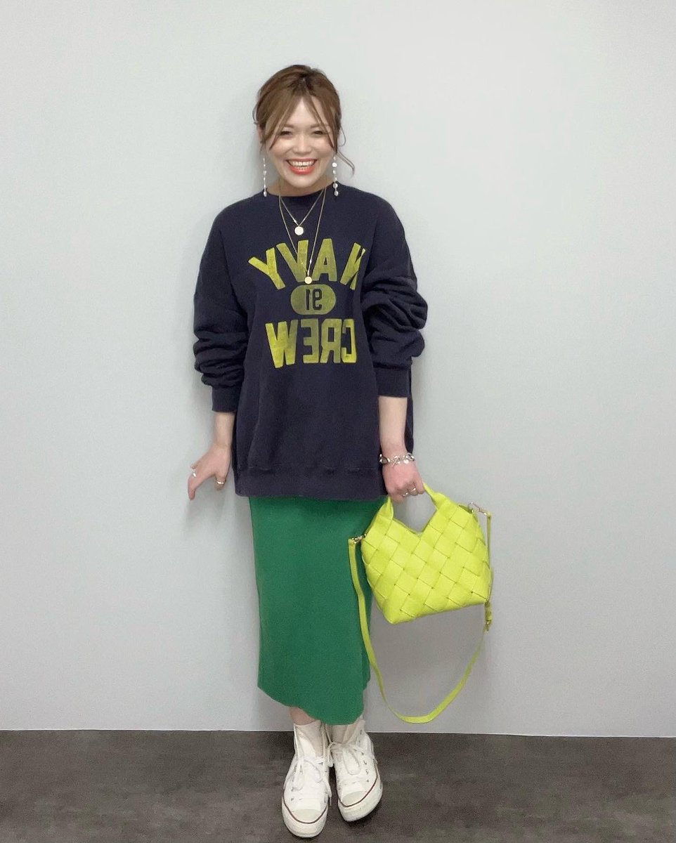 eri_happylife7's tweet photo. #今日のコーデ
#sweat
#gallardagalante
#skirt
#milaowen
#shoes
#converse
#bag
#GUSCIO
@guscio_italy
#編み込みバッグ
シリーズ https://t.co/G1IyZ6wXlt