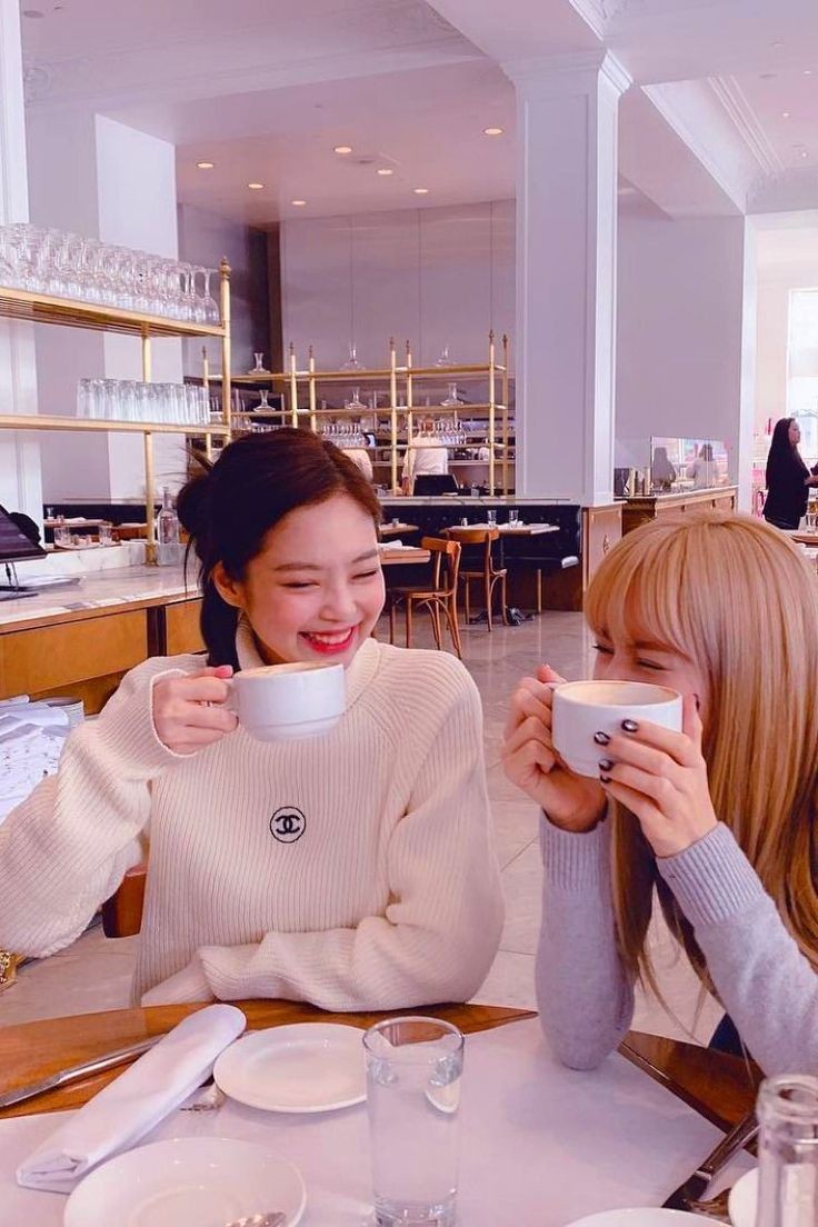 lxlisam1's tweet photo. #JENLISA https://t.co/MUfF2RPl7c
