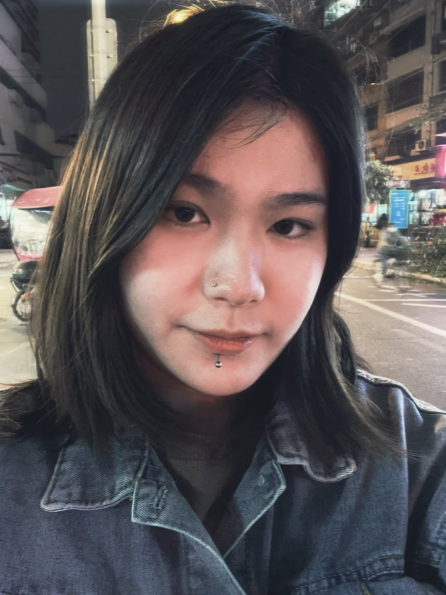 ladyboyuuu's tweet photo. 够不够清纯 https://t.co/vZXx349iSd