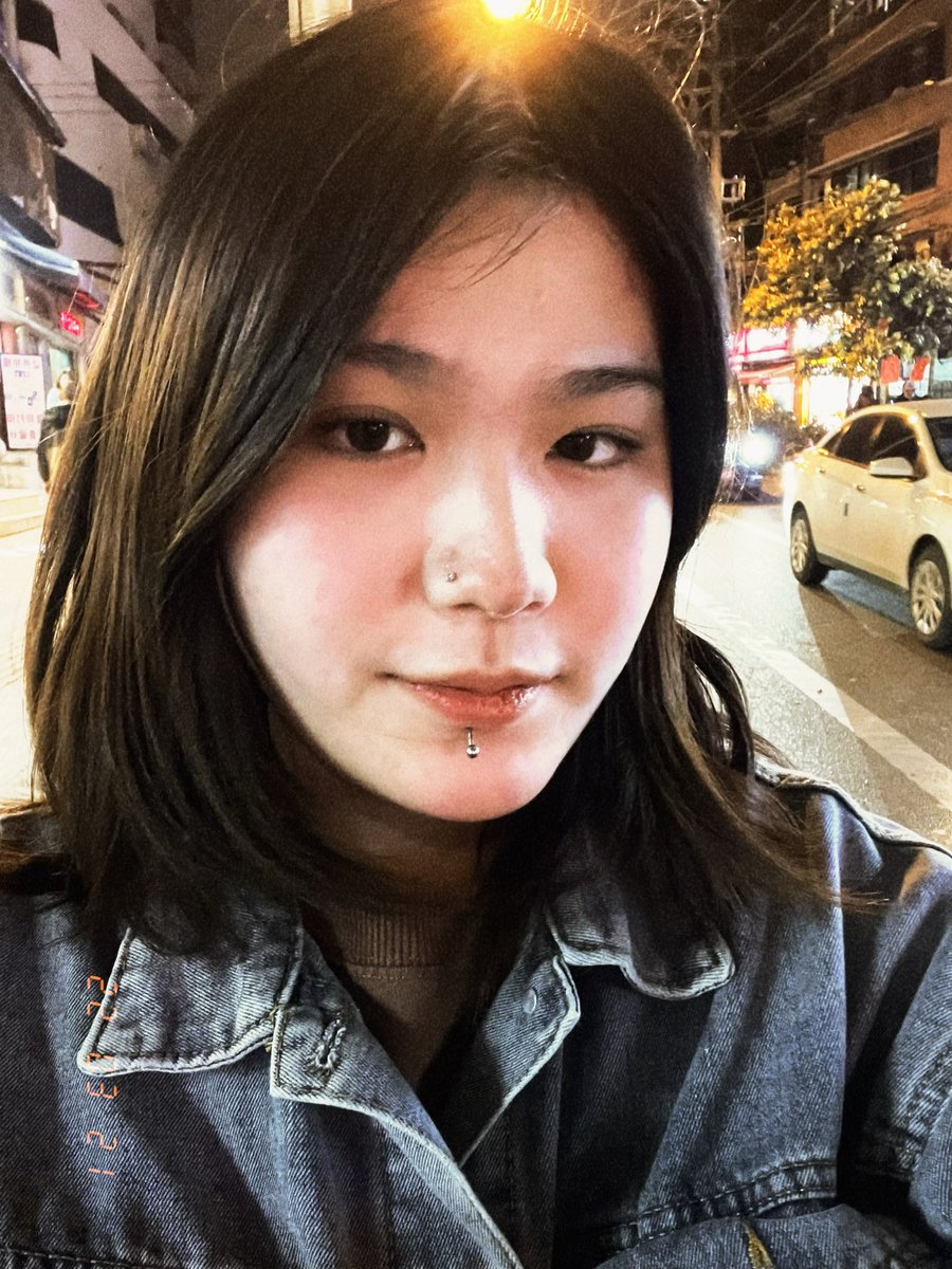 ladyboyuuu's tweet photo. 够不够清纯 https://t.co/vZXx349iSd