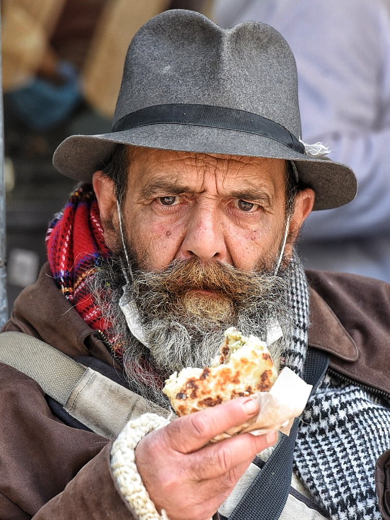 PhilLancaster66's tweet photo. Breakfast at the shuk: Magane Yehuda market, Jerusalem, today #themimages #jerusalemstreets https://t.co/WVrUdrvZdk