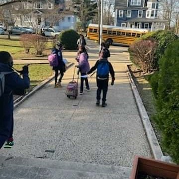 ops_district's tweet photo. This morning, Dr. Fitzhugh made a quick visit to Heywood Avenue School and saw the students leaving for the Gifted and Talented Program. The students told Dr. Fitzhugh they couldn't wait to get to Scholars Academy! What a great start to the morning! #GoodtoGreat https://t.co/b6SghUJOLl