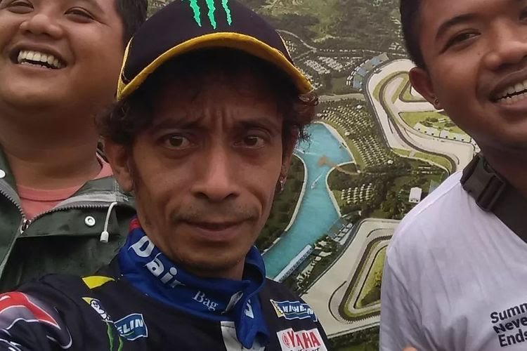Angga_permana_p's tweet photo. Sembrono sapa bilang VR46 pangsiun, kemarin ada di mandalika @harmonisme https://t.co/tkyTK60PxA