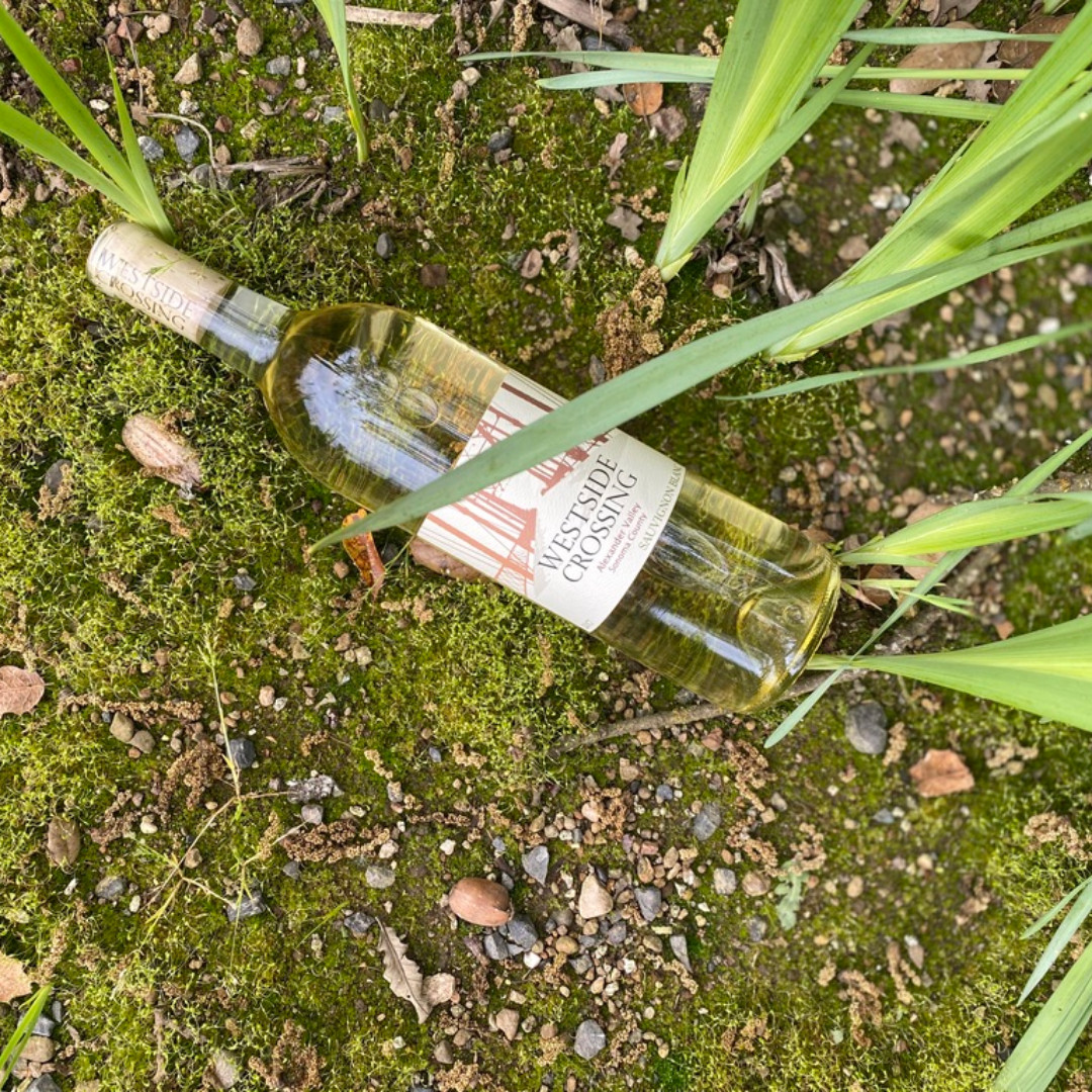 WestsideCross's tweet photo. There's still time to stock up on our crisp and refreshing Westside Crossing #SauvignonBlanc! Just $99 for a case! Order today: https://t.co/JutXS9NThx https://t.co/izLPDHQkCN