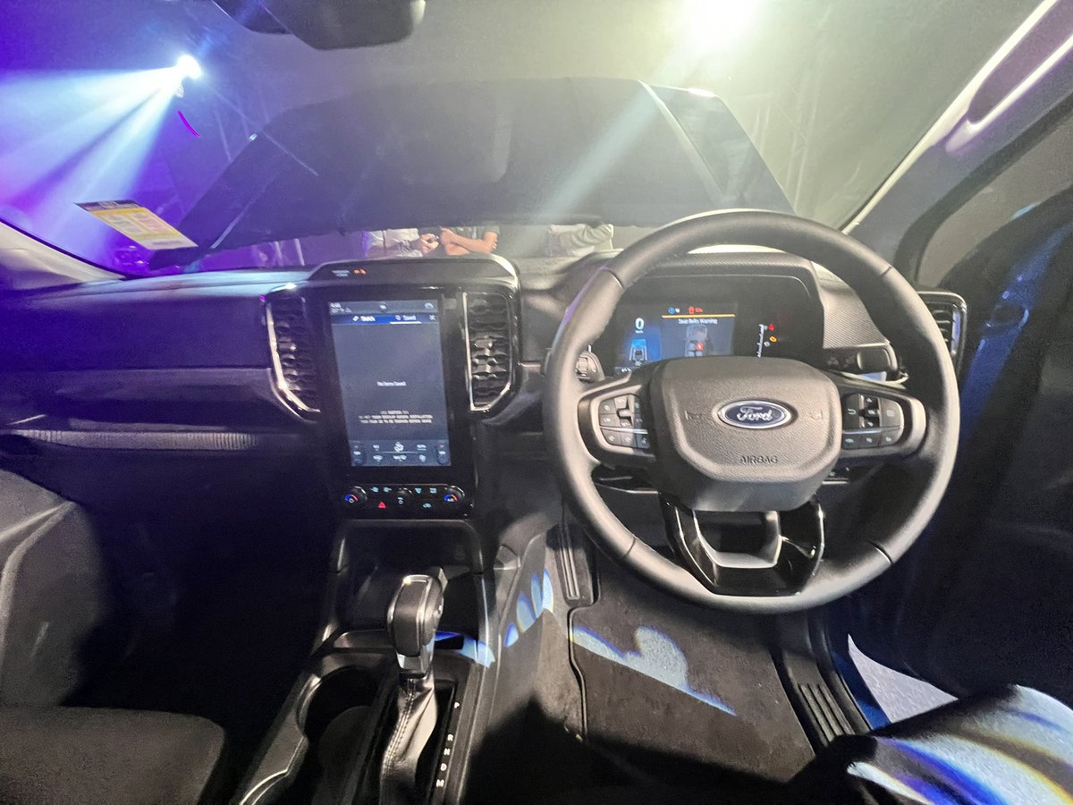 mtura712's tweet photo. The inside of @FordSouthAfrica #NextGenRanger #DippedInBlue https://t.co/SJOFPs1lpS
