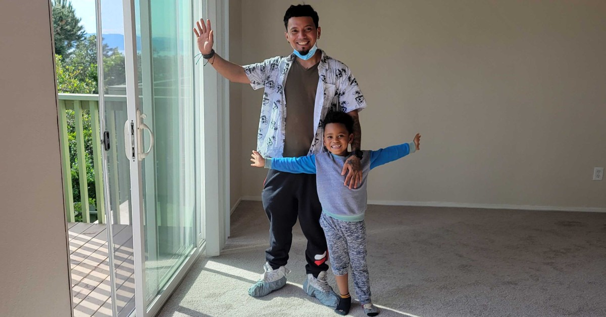 HamFamSF's tweet photo. Cristyan and his son came to us through the @HamFamSF Rapid Re-Housing program after experiencing homelessness. 

Luckily, his amazing #HamFamSF support system—Cecilia Olivares and Calvin Whitaker—found them permanent housing to call their home. 

Welcome home, Cristyan 🧡 🏠 https://t.co/axOEbHWeOR