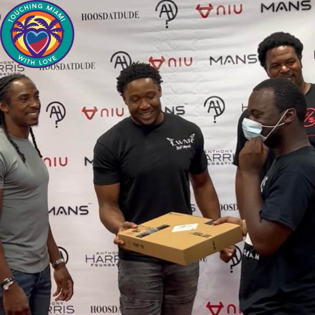 TMLMiami's tweet photo. Thank you, @FLFilmHouse, for hosting a fantastic event for the youth in Overtown! TML Youth, and other children in the community, received a special visit from @NFL players @HOOSDatDude, @BryantMckinnie, and @IAmKobeJones. They donated numerous laptops to our students! https://t.co/pQDH3a5IK4