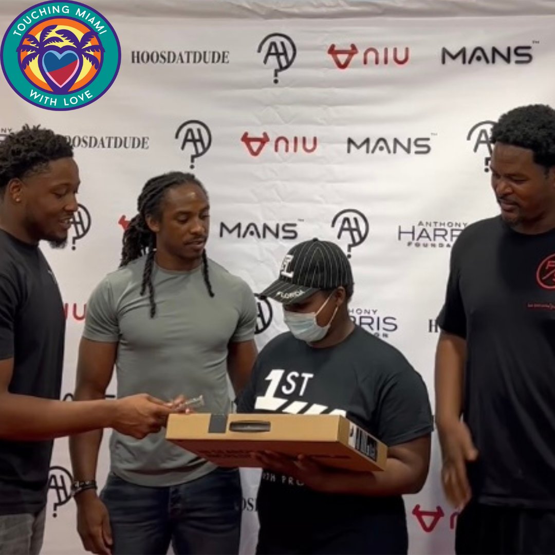 TMLMiami's tweet photo. Thank you, @FLFilmHouse, for hosting a fantastic event for the youth in Overtown! TML Youth, and other children in the community, received a special visit from @NFL players @HOOSDatDude, @BryantMckinnie, and @IAmKobeJones. They donated numerous laptops to our students! https://t.co/pQDH3a5IK4