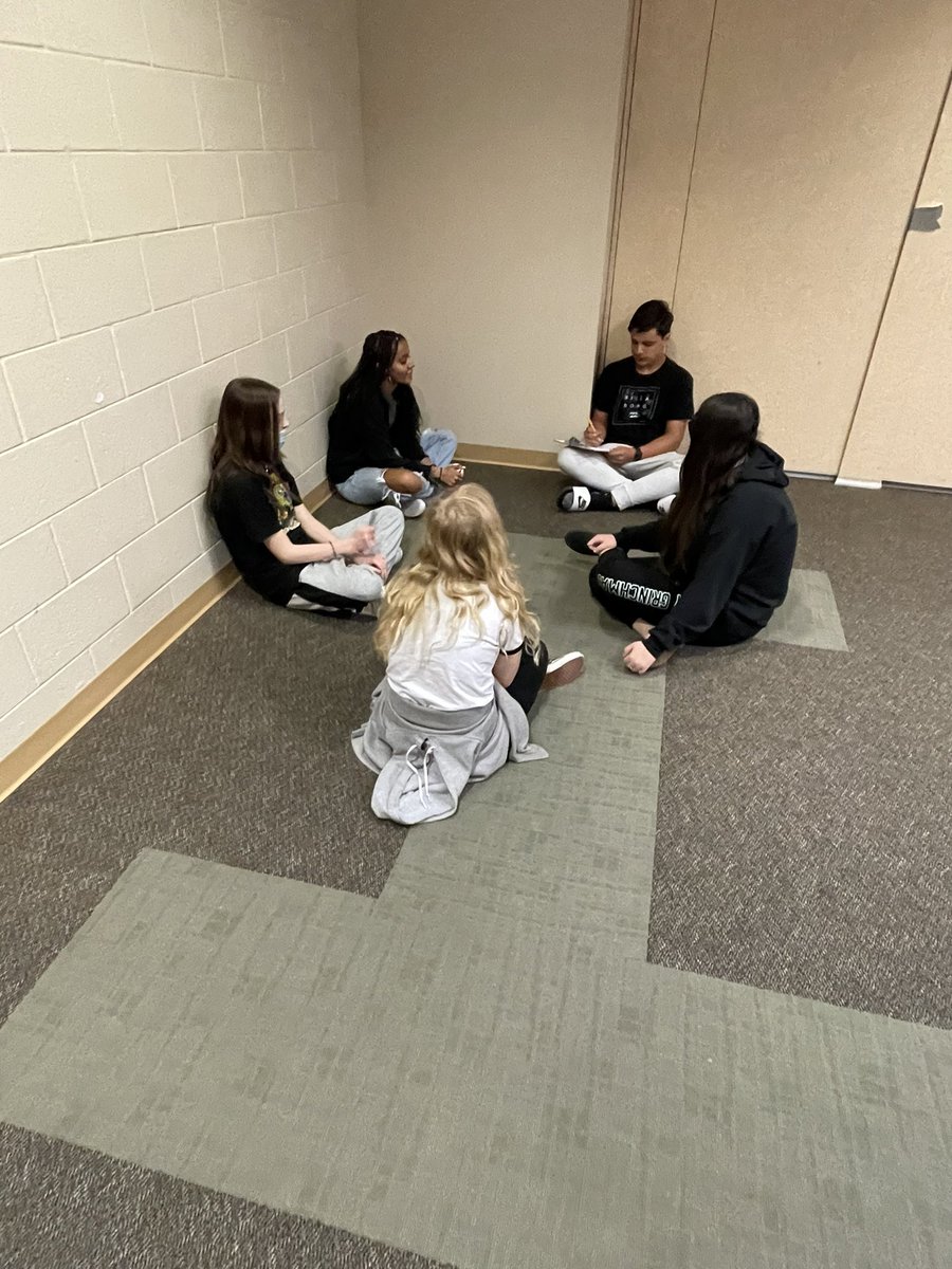 WwhsAvid's tweet photo. WWHS 9/10 AVID classes working on conquering the #TrailOfDoom #CriticalThinking #WICORinAction @Ed_LaRose @WWHS_AP @cynthiacook09 @wwhshornets @ReadingWwhs @AVID4College @Wright_Hornets https://t.co/ceGScdcold