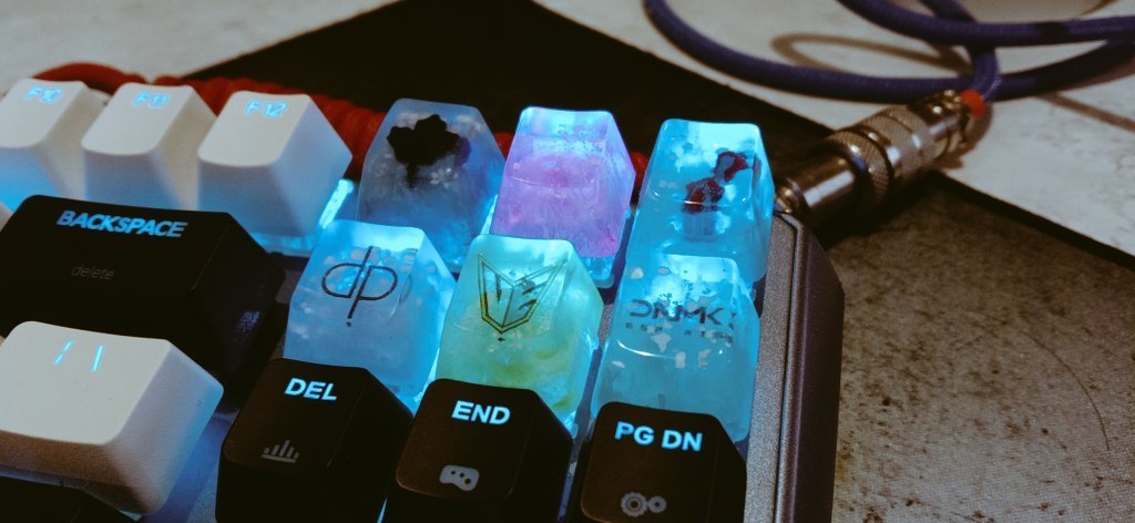 KreativeKeycaps's tweet photo. @bravadogaming Hi, kindly DM me. I can bring the 🔥🔥🔥 one more time. Images of some of my work https://t.co/0Sk95gNSzs