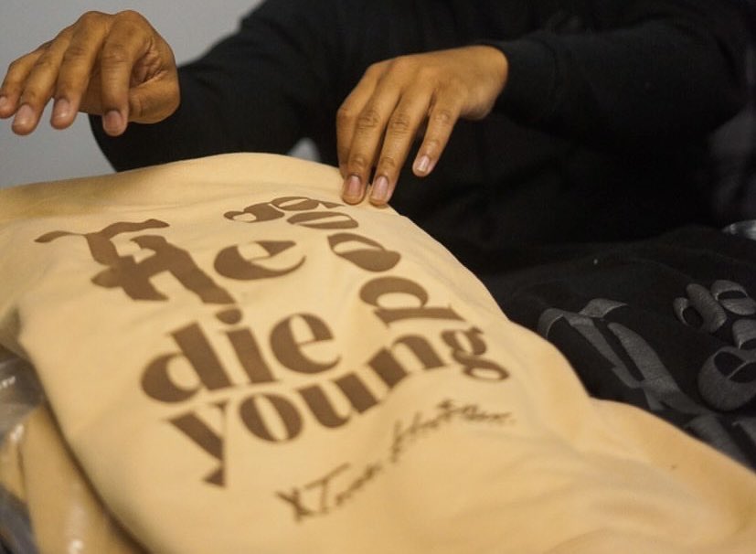 TrueHustlerWW's tweet photo. THe good die young 🕊 one of our favorite hoodie concepts used to spread awareness to the big dreams most of us unfortunately die wiTH and encourage all of us to go after THe THings we want while we can.. #TrueHustler https://t.co/Iu6kKOWUhA