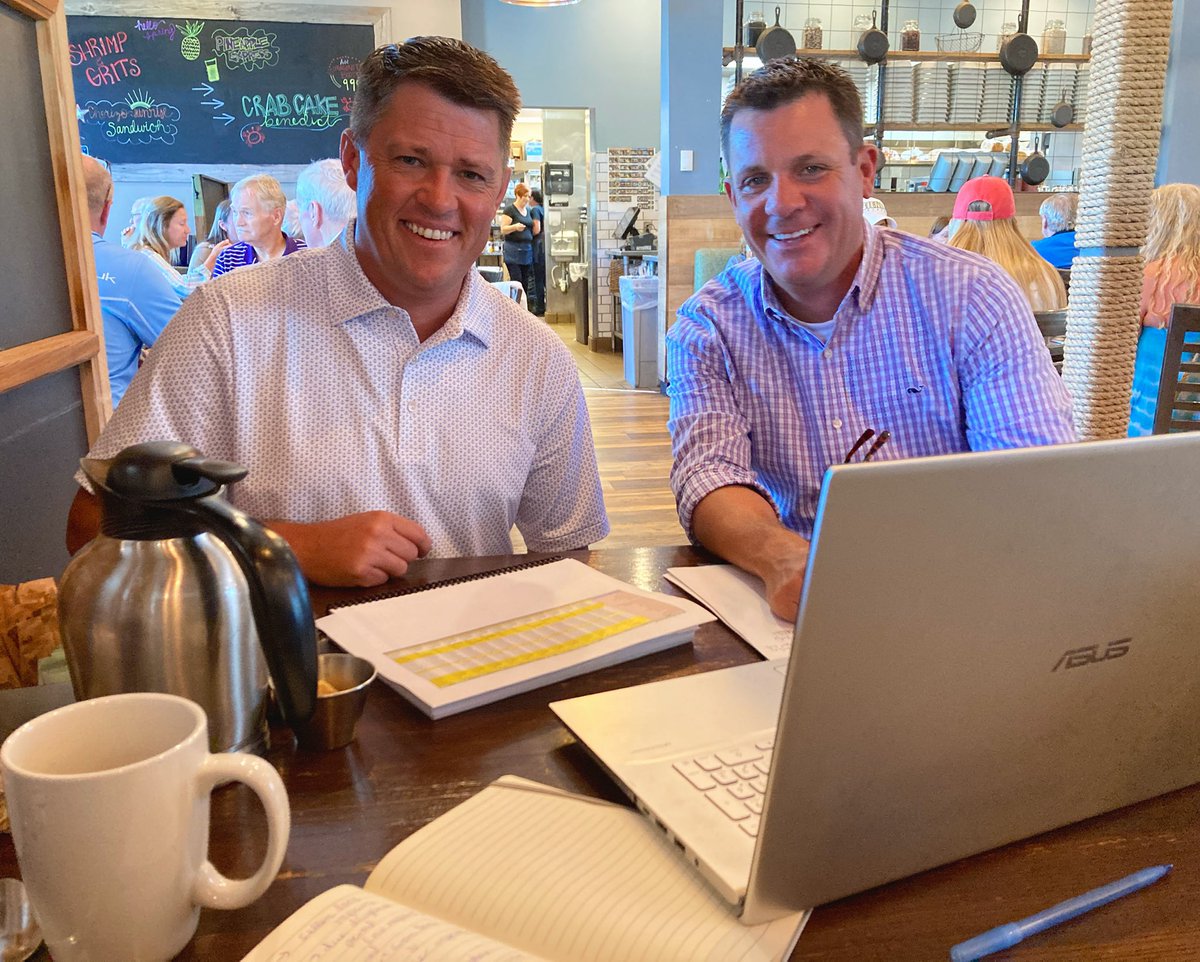 RyanBateyTeam's tweet photo. Another working breakfast! ☕️ Successful marketing meeting complete ✅ 

#esteroflorida #workingbreakfast #realestateteam #swflrealestate https://t.co/5ac8gg0J39