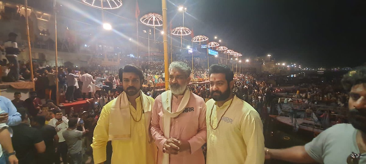 KollyStudio's tweet photo. Team #RRRMovie in the divine city of Varanasi
#RRRinVaranasi #RRRTakeOver
#RRROnMarch25th
@ssrajamouli @tarak9999 @AlwaysRamCharan @ajaydevgn @aliaa08 @DVVMovies @LycaProductions @RRRMovie @onlynikil https://t.co/oYhdYHnkCH