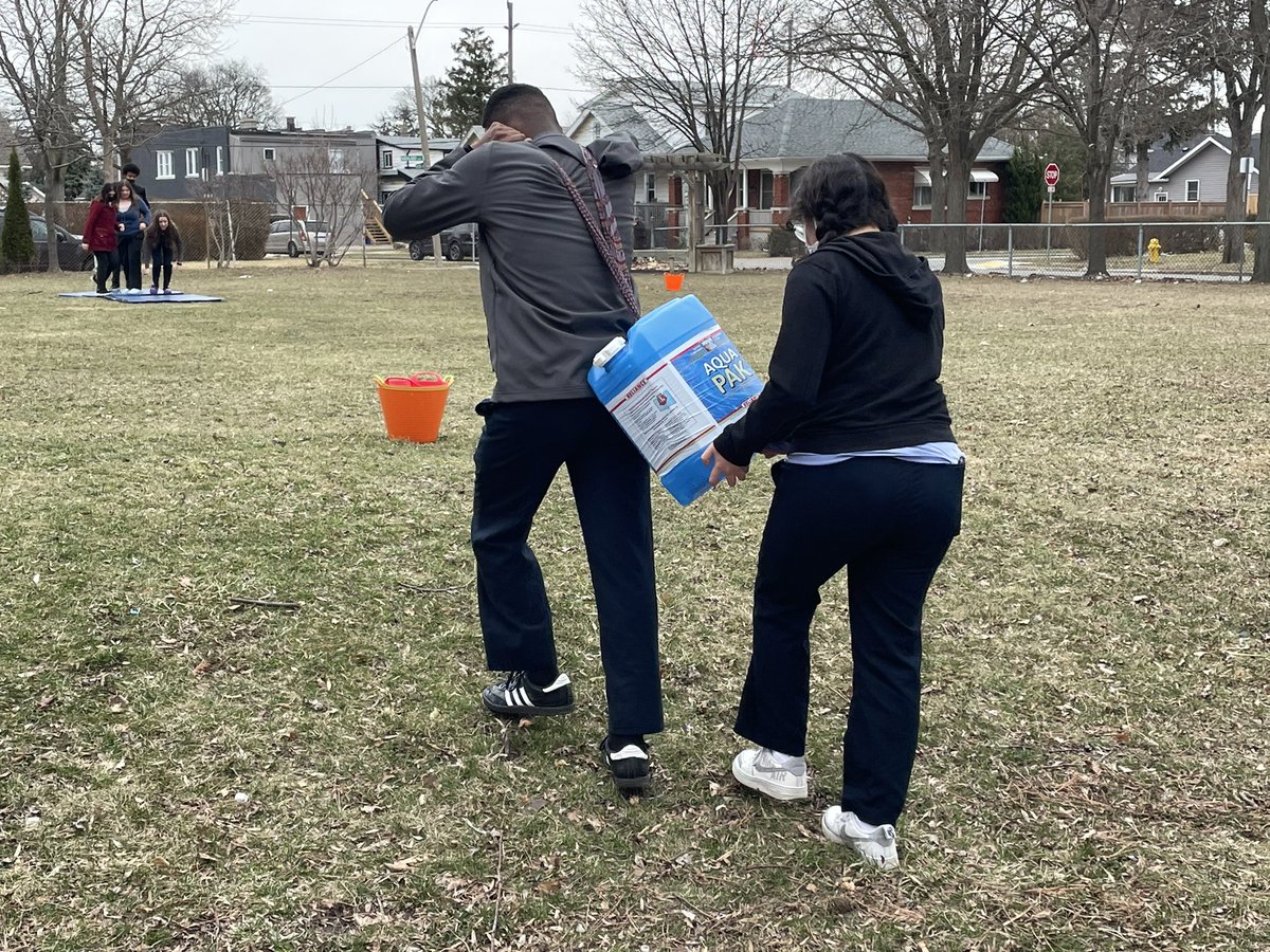 SherriSoumis's tweet photo. Student took part in Water Day π¦ activities at Catholic Central @CCHcomets #WorldWaterDay #waterday #NibiIsLife #waterislife2022 https://t.co/Ylwf5G0wVb