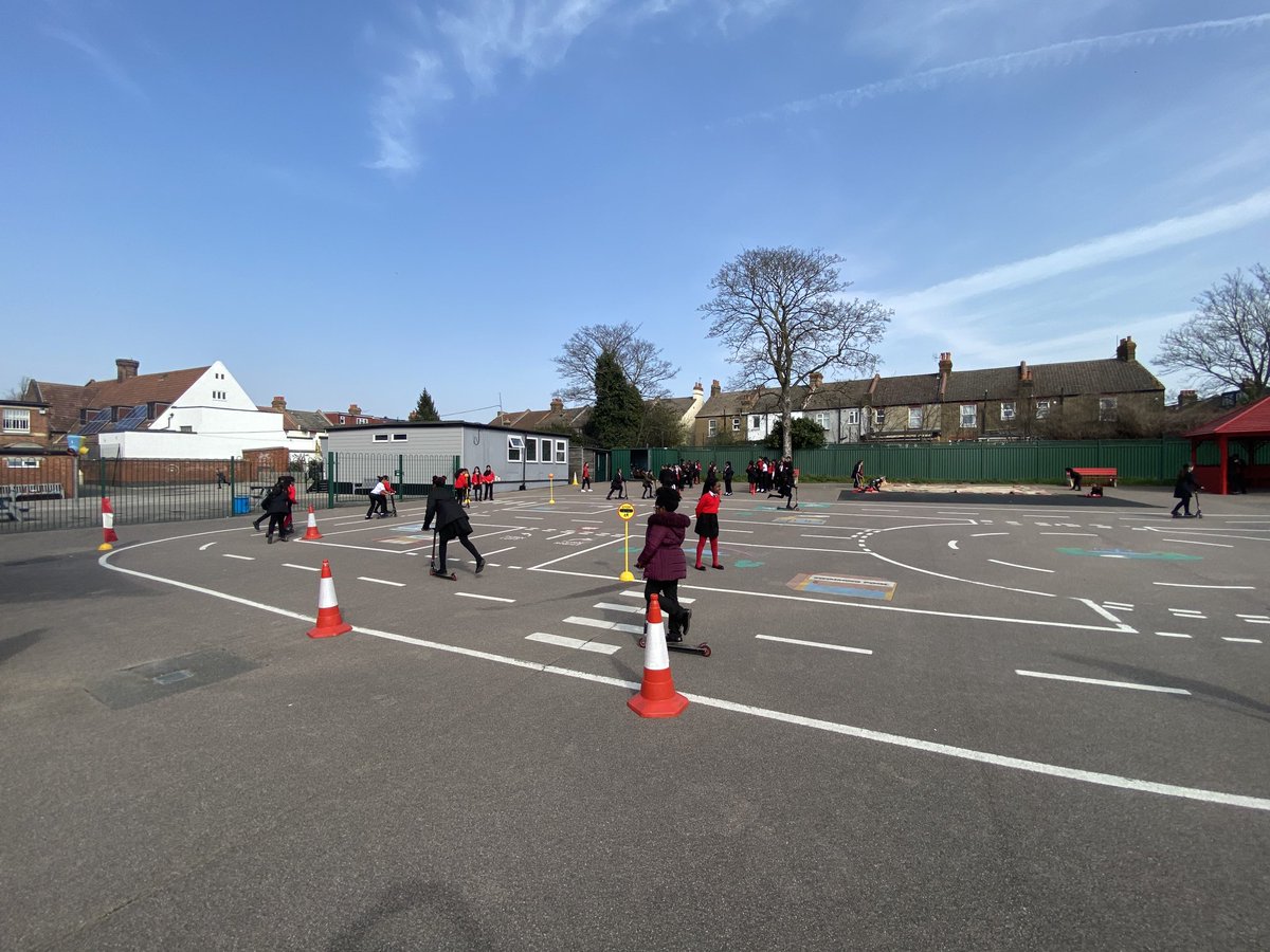 WjgsS's tweet photo. @Sustrans the big walk and wheel has started and we are enjoying every minute of it. #goldenlock winners https://t.co/Vk9UFRpB5h