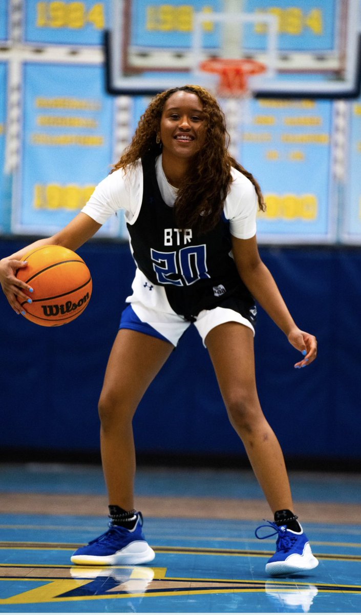 BTR_UAA's tweet image. 1...2...3...4... Quarter 
🐺🐺🐺🐺🐺
94 Feet‼️ 
#SheWolvesRuninPacks