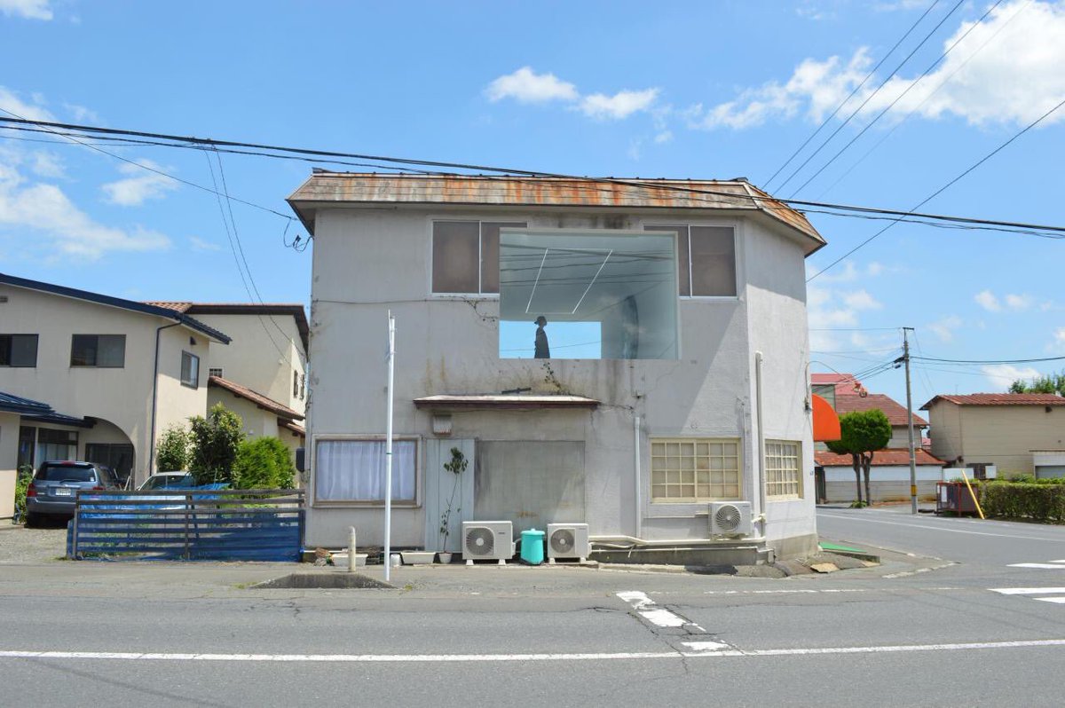 sakura_table's tweet image. 目［mé］《space》
A part of the Museum of Contemporary Art is embedded in an old nostalgic Bar. 

＃ArtsTowada 
＃snackbar
＃cabaret