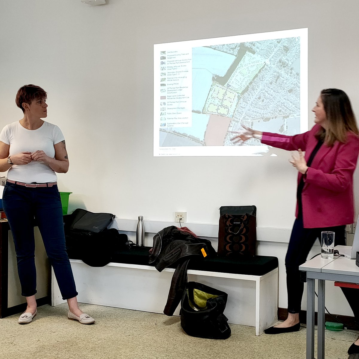 WrittleDesign's tweet photo. This week, Landscape Architects Martina Sechi (#Writtle alumna) and Danielle Percy of @Bidwells gave a fascinating in-depth #LandscapeTalk about #LandscapeLedApproach in #design & #planning schemes.
#ChooseLandscape #WrittleLandscapeArchitecture #GardenDesign #LVIA #WUC https://t.co/BsDB5aaX2f