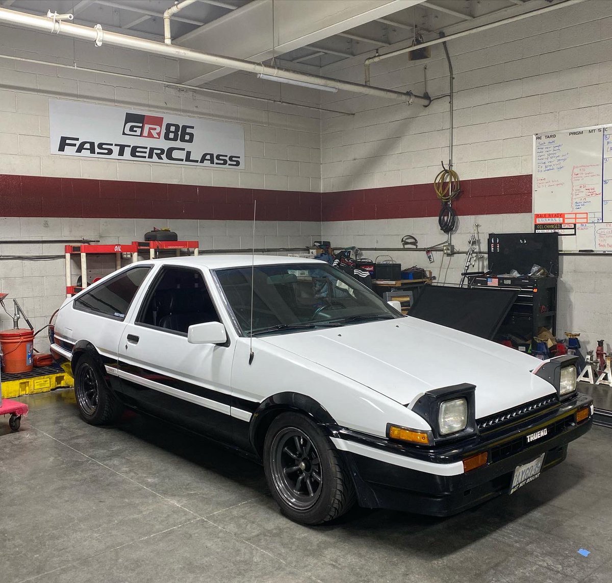 FredricAasbo's tweet photo. I dig the GR86. It truly feels like a modern day AE86!
Thanks to #TeamToyota for all the fun on the #GR86 #Fasterclass campaign - the gang & I had a blast chucking these cars around! #ToyotaPartner https://t.co/nBGl5zMRnn