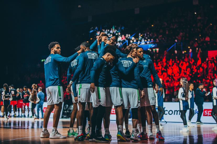 Only TWO @mcrgiants home games left before playoffs (🤞) against <a href="/surreyscorchers/">Surrey Scorchers</a> (10th April) &amp; <a href="/LondonLions/">London Lions Basketball</a> (24th April) - let's get every seat sold and BRING THE NOISE!
🎟️ manchestergiants.ticketco.events 🎟️
<a href="/OmerJ22/">Omer Raoof 🐝🏀</a> @bobbins_ross <a href="/insultandinjury/">Faye Hammond</a> <a href="/CarolineRaoof/">Caroline Raoof</a> <a href="/LiamVicBrown/">Liam Vic Brown</a> <a href="/3__Bells/">The Bells</a>