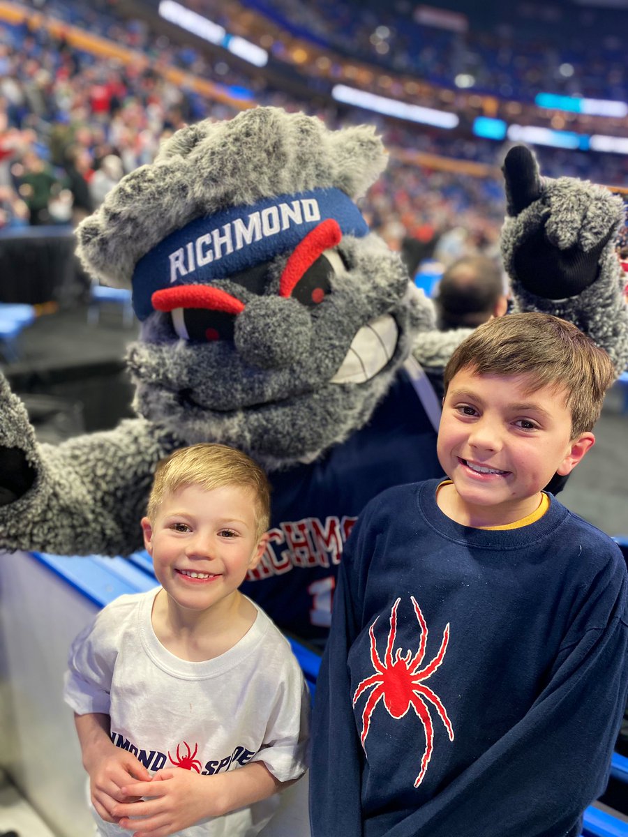 A big shout out to the Richmond Spider mascot at the NCAA’s in Buffalo - not only did he have the dance moves, not only did he upstage the opposing mascots in playful duals, but he engaged with the crowd &amp; the fans. Shout Out Spidey! Difference maker. <a href="/SpiderAthletics/">Richmond Athletics</a> <a href="/SpiderMBB/">Richmond Basketball</a>