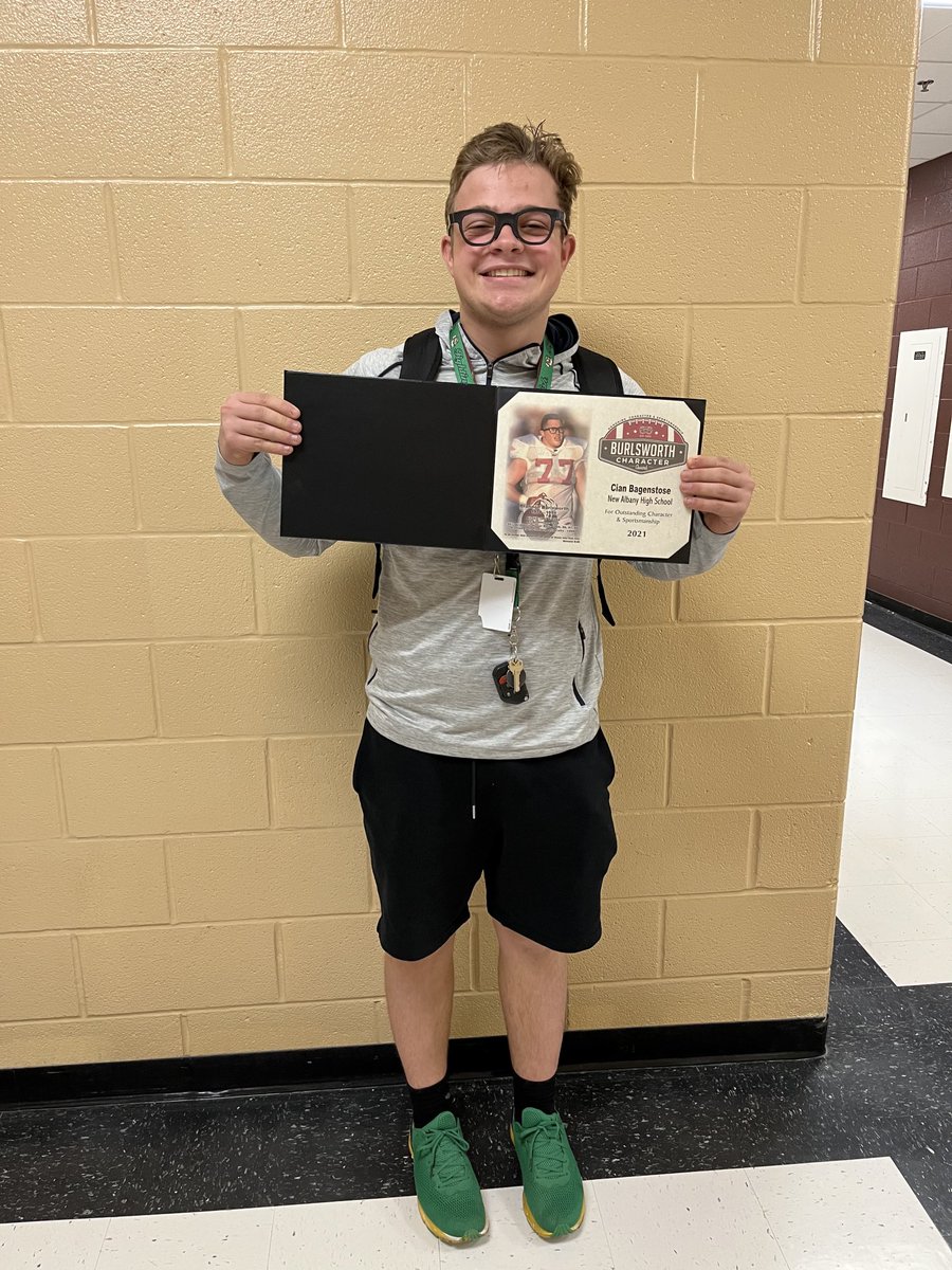 ⁦⁦<a href="/NewAlbanyFB/">New Albany Football</a>⁩   ⁦<a href="/napls_athletics/">New Albany Athletics</a>⁩ ⁦<a href="/EagleBackers/">Eagle Backers</a>⁩  ⁦<a href="/napls_hs/">New Albany High School</a>⁩ Congratulations to Cian Bagenstose <a href="/eaglebear51/">57eaglebear</a> for receiving the the Burlsworth Character Award <a href="/Burlsworth_Fdn/">Brandon Burlsworth Foundation</a> .  Everything Cian does is for others.  Good luck at <a href="/NotreDame/">University of Notre Dame</a> Cian!