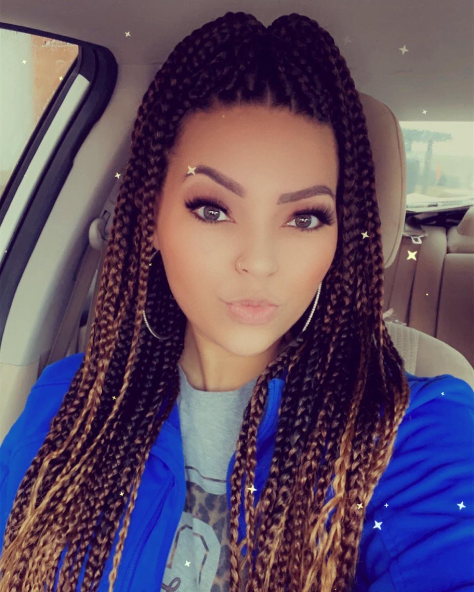 danielleeeee_5's tweet photo. 💆🏽‍♀️💅🏽 https://t.co/2fBKp8zPMs