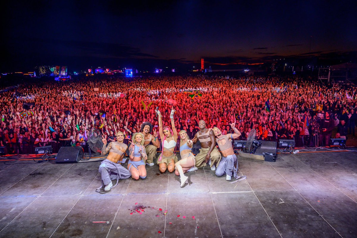 strangeplaceuk's tweet photo. 📸 @pabllovittar looking 𝔣𝔞𝔫𝔱𝔞𝔰𝔱𝔦𝔠 at Lollapalooza in Chile and Argentina this weekend! She's back in London this June at @electricbrixton - Book your tickets: https://t.co/uVSQ1wr4h3 https://t.co/WSV4rIVZRL