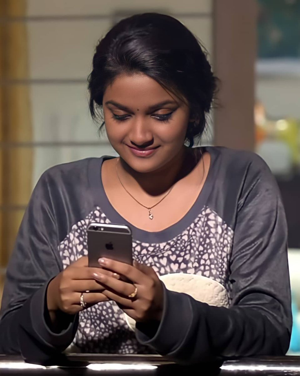 queentwtz's tweet photo. அவனோடு பேச விஷயமேதும் இல்லாத போதும் பேச வேண்டுமென்று தோன்றுவதில் இருக்கிறது அவன் மீதான என் அன்பு.. https://t.co/G9KBszAI9w