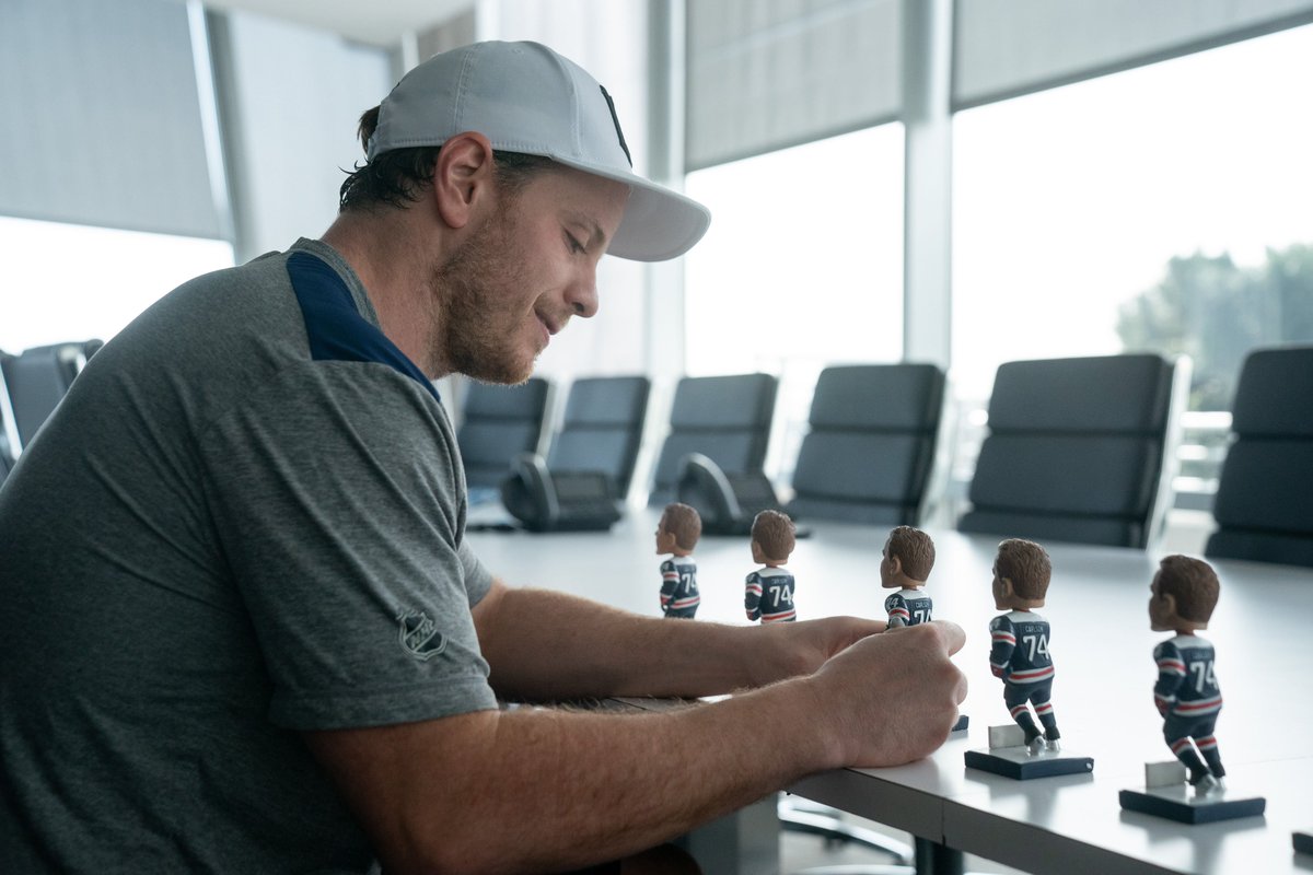 Heading to #CapsBlues tonight?

Enjoy your Carly bobblehead, courtesy of <a href="/CapitalOne/">Capital One</a>, and be sure to check inside the box, as you may be one of 20 lucky fans to land one signed by Carly himself!

🎟 WashCaps.com/Tickets